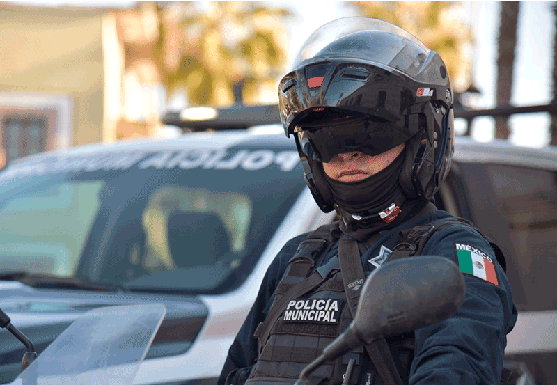 Diez Nuevos Policías se Integran a JM