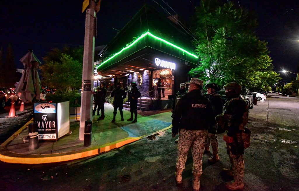 Operativo en 27 Bares de Aguascalientes con el Simple Saldo de Borrachos Infieles Asustados