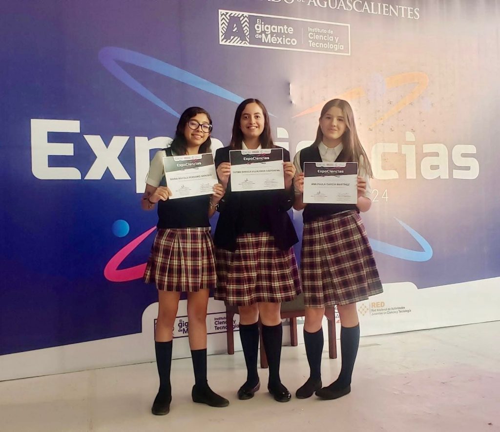Chicas Súper Poderosas Ganan Oro en Feria Internacional de Ciencia en Indonesia