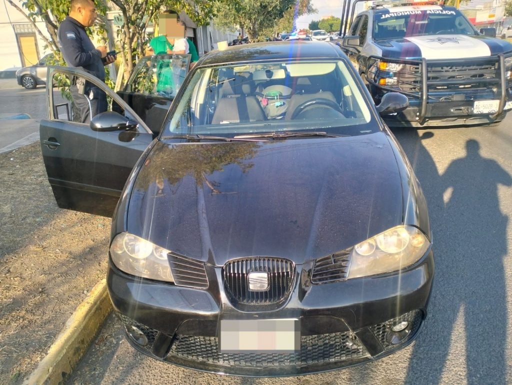 Bebé se Quedó Atrapada Dentro de Vehículo y Sufre Golpe de Calor
