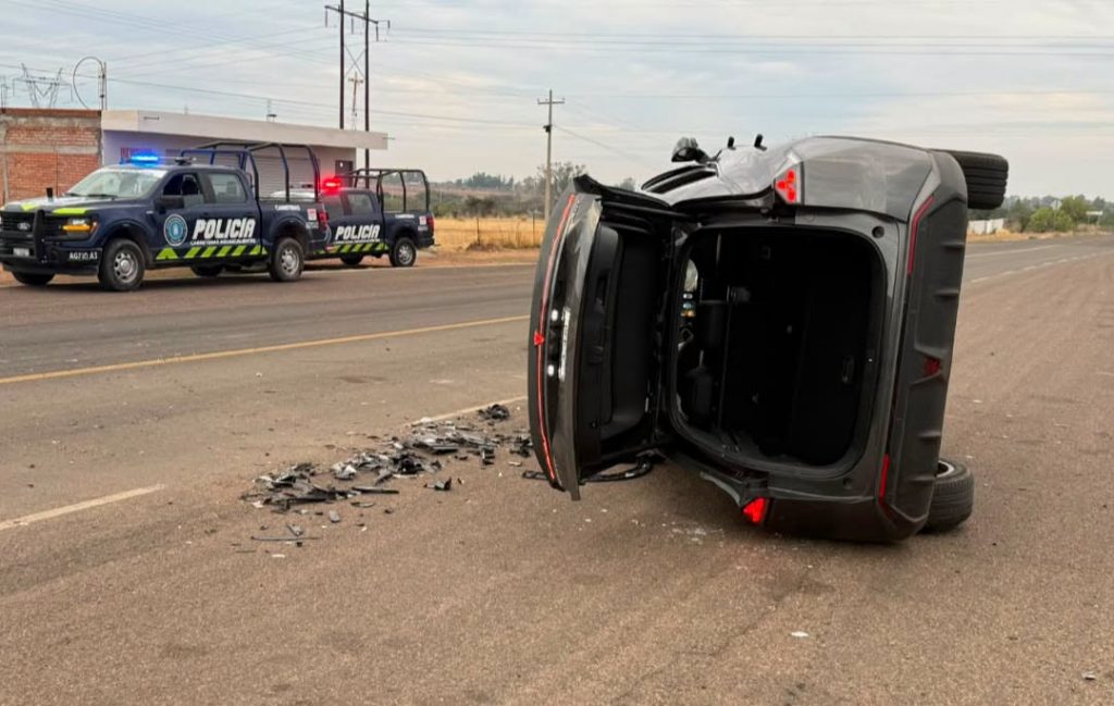Armando Chocó y Volcó la Camioneta Tesla