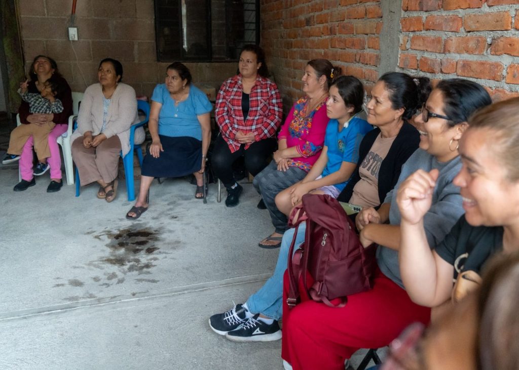 Calvillo Realiza Plática Sobre Prevención de la Extorsión Telefónica