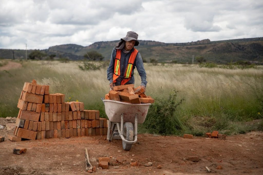 Avanza la Construcción de la Alberca Semiolímpica en JM